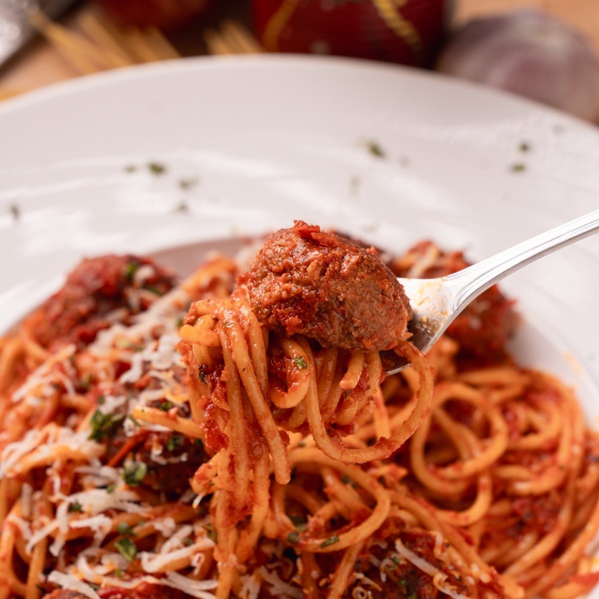 Linda Pasta with Meatballs in Tomato Sauce