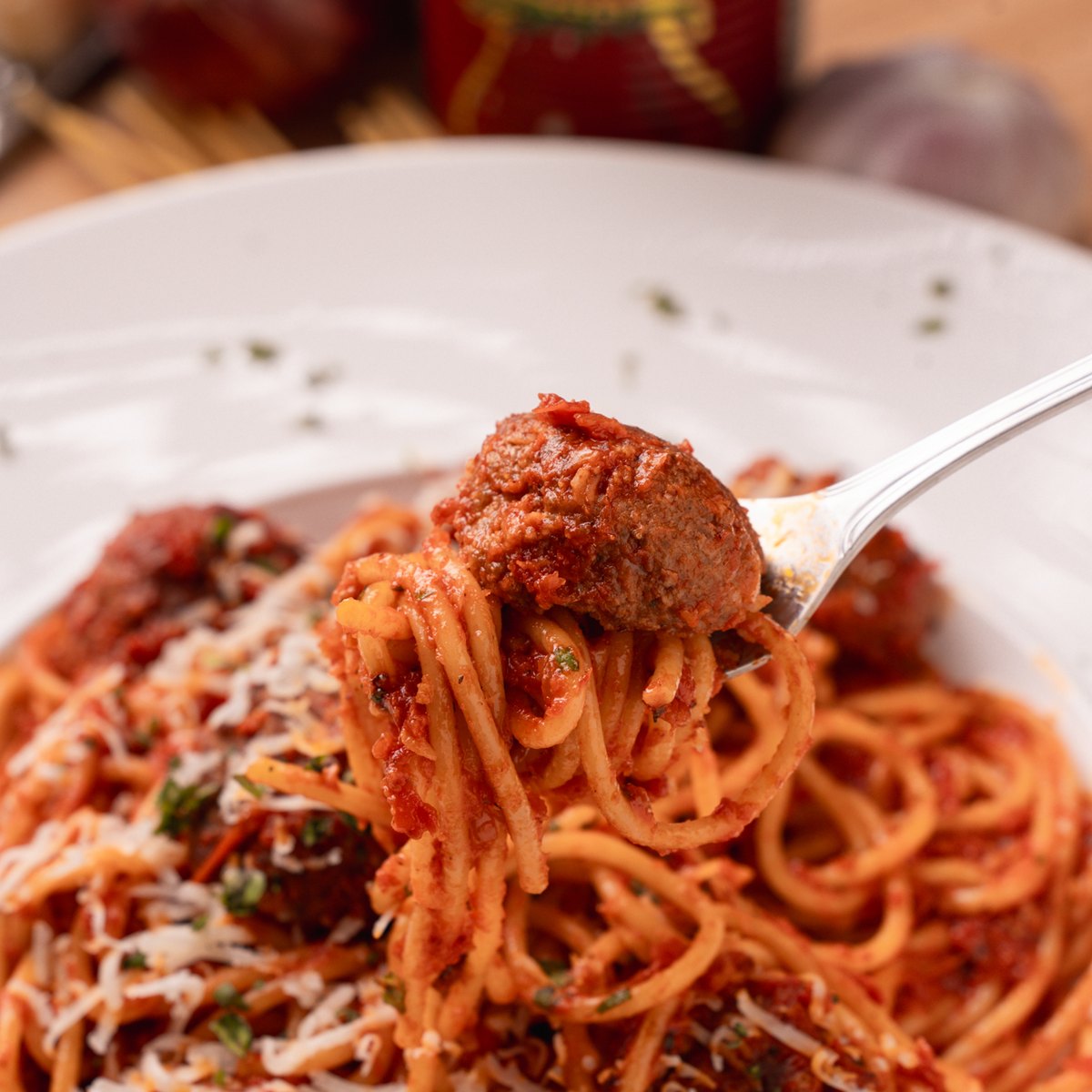 Linda Pasta with Meatballs in Tomato Sauce